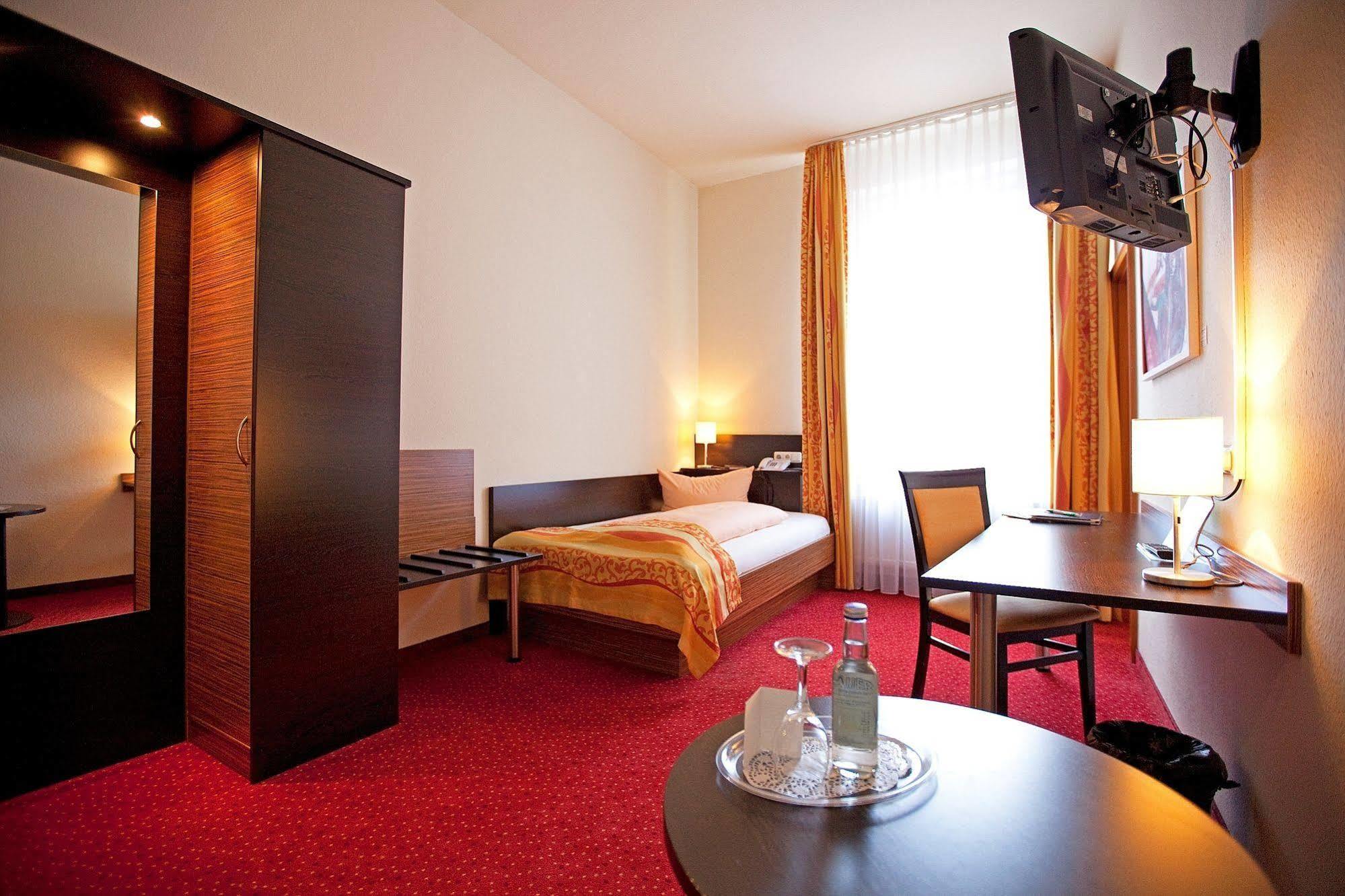 Drexel'S Parkhotel Мемминген Экстерьер фото